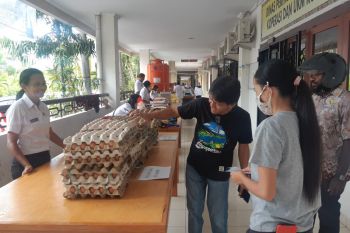 Dinas Perindagkop Kota Jayapura melibatkan UKM dan IKM dalam pasar murah