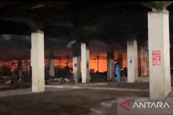 Kebakaran landa Plaza Botania 1 di Batam
