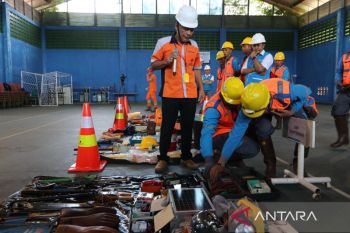 PLN Suluttenggo siapkan petugas  pastikan listrik andal hingga Lebaran
