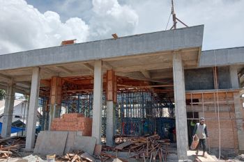 PT Semen Padang pugar dua masjid senilai Rp2,3 miliar