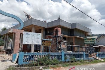 SIG dan Semen Padang pugar dua masjid di Lubuk Kilangan