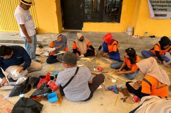 PTBA latih warga binaan lapas perempuan olah limbah jadi beragam kerajinan