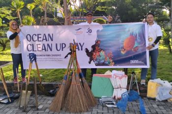 Gelar Ocean Clean Up Day, ASDP kumpulkan sampah 12 ton dari 27 wilayah se-Indonesia