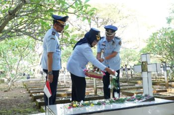 Kemenkumham Sulsel gelar upacara tabur bunga di TMP Panaikang Makassar
