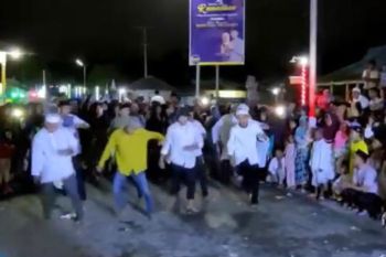 Menengok tradisi hardah keliling kampung, cara warga Hila bangunkan sahur