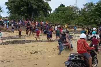 Jembatan Buluri jalur Palu-Donggala "ambruk" diterjang banjir