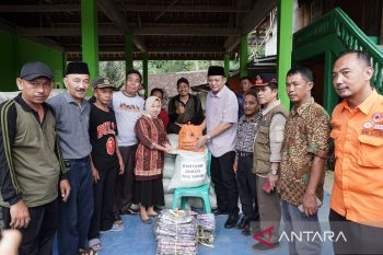 Pemkab OKU Timur salurkan bantuan  untuk korban bencana puting beliung