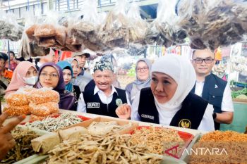 Khofifah pantau harga kebutuhan pokok di pasar Situbondo