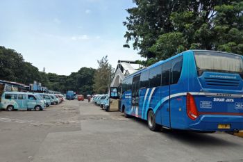 Penumpang Terminal Grogol keluhkan minimnya fasilitas ruang tunggu