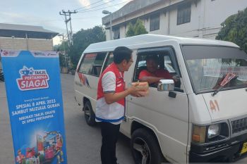 PT Pertamina bagi 4.600 takjil gratis untuk warga Papua