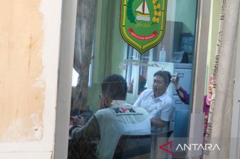 KPK panggil saksi ikut geledah ruang kerja Bupati Meranti