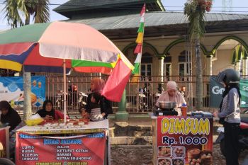 Omzet penjualan takjil di Bandarlampung naik 70 persen pasca COVID-19
