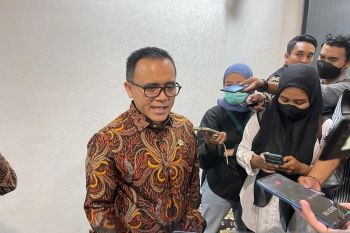 No plan for mass layoffs of honorarium workers