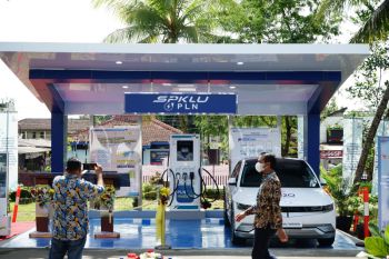 Nyaman mudik dengan kendaraan listrik,  PLN tambah 12 SPKLU di lokasi strategis