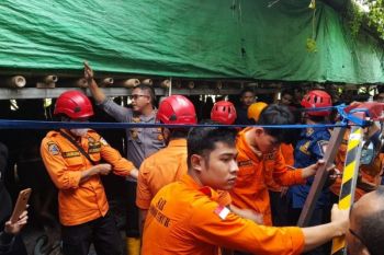 Tim SAR evakuasi warga Lombok Timur tewas dalam sumur