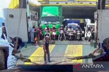 Warga Jawa-Madura bekerja di Bali mudik lebih awal lewat jalur penyeberangan