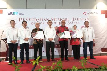 LKBN ANTARA menggelar serah terima memori jabatan direksi 2018- 2023