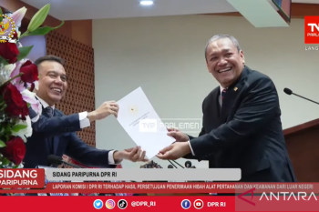 Rapat Paripurna DPR RI menyetujui hibah alpalhankam dari Australia