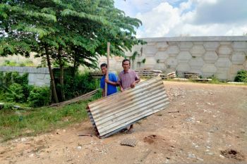 Blokade jalan masuk ke stadion Marahadin Kota Solok kembali dibuka