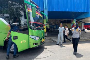 16 bus di Terminal Mulyojati tak laik jalan