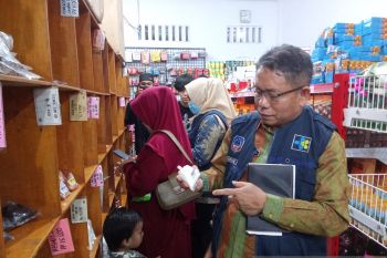 Dinas Kesehatan Kolaka sidak bahan makanan kedaluarsa menjelang Lebaran