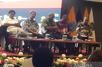Plh Gubernur Papua Ridwan minta kabupaten/kota serius tangani HIV/AIDS