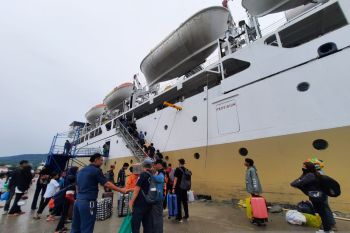 Pelayaran KM Tilongkabila dari Luwuk menuju Kendari dipadati pemudik Lebaran