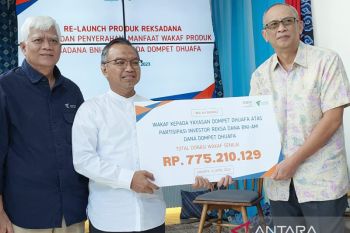 BNI Asset Management serahkan wakaf Rp775,21 juta untuk Dompet Dhuafa