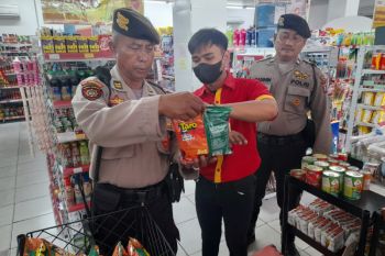 Polresta Palangka Raya cek makanan kedaluwarsa di sejumlah toko ritel