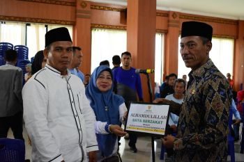 Pejabat dan ASN OKI salurkan zakat melalui Baznas