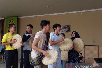 Dapur Teater Kalsel lestarikan pentas seni lokal