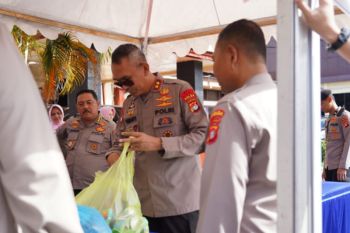 Polda Sulbar menyapkan 2.000 paket kebutuhan pokok pada bazar Ramadhan