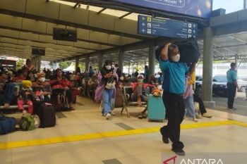 Sebanyak 23.500 penumpang kereta api berangkat dari Stasiun Pasar Senen pada H-7