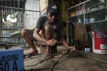 Manfaatkan listrik PLN, pelaku usaha bengkel di Lombok Timur makin produktif