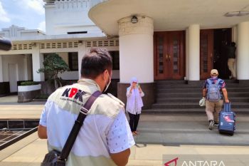 KPK geledah sejumlah ruangan di Balai Kota Bandung