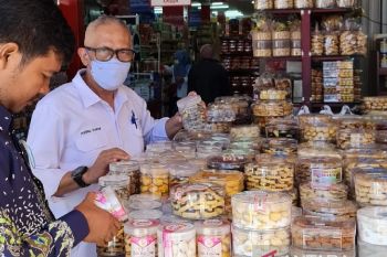 BBPOM Padang awasi penjualan kue jelang Lebaran