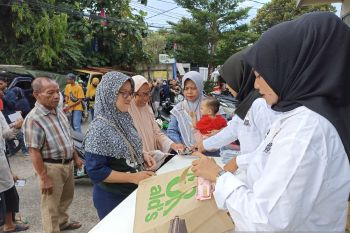 Gardu Ganjar Ringankan Beban Warga dengan Adakan Pasar Murah di Ciputat