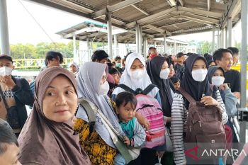 Arus penumpang di Pelabuhan Bakauheni terus meningkat pada H-5 Lebaran