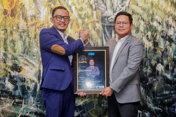 Presdir AMNT terima penghargaan Most Popular CEO Award