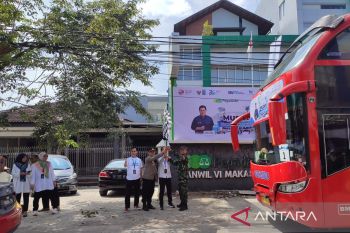 Pegadaian Makassar memberangkatkan pemudik ke lima daerah