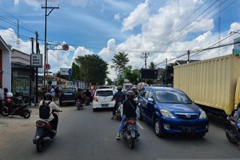Jelang Lebaran, sejumlah jalan di Metro mulai alami kepadatan kendaraan