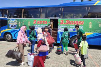 Wali Kota Bandarlampung lepas peserta mudik gratis Indomart