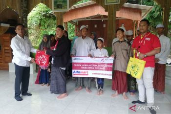 ANTARA Jateng salurkan bantuan sembako ke pondok  pesantren