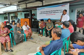 BI Jateng dan Forum WES serahkan sembako