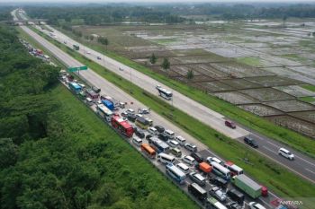 Sistem satu arah diterapkan dari KM 72 Cipali hingga tengah malam