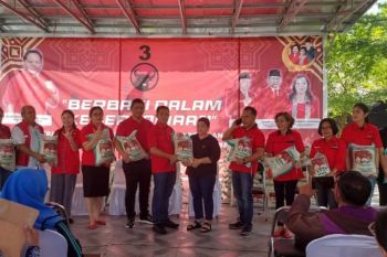 Agustiar Sabran salurkan 1.200 sak beras ke pengurus PDI Perjuangan