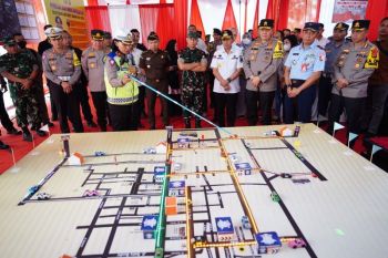 Gubernur  Saymsuar cek posko pengamanan mudik Lebaran 2023