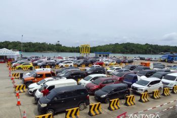 ASDP operasikan 16 kapal seberangkan 2.175 orang pada H-3 Lebaran
