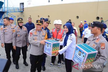 Kapolda-Pangdam pantau arus mudik di Pelabuhan Yos Sudarso