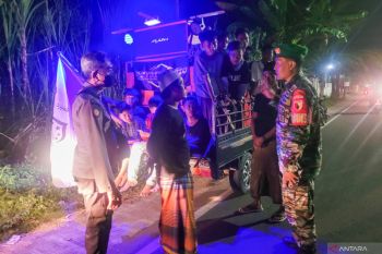 Polisi Situbondo halau warga takbiran keliling Idul Fitri